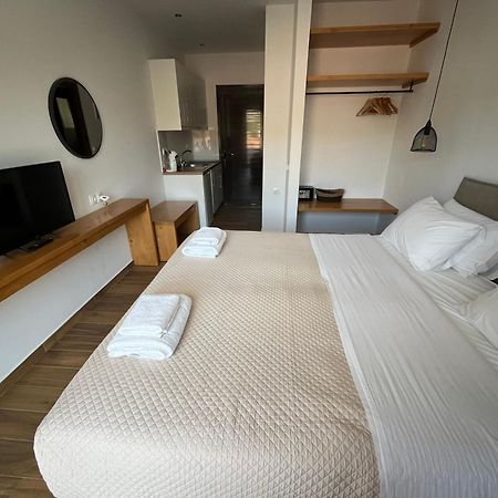 Golden Evelyn Aparthotel Agia Paraskevi  Bagian luar foto