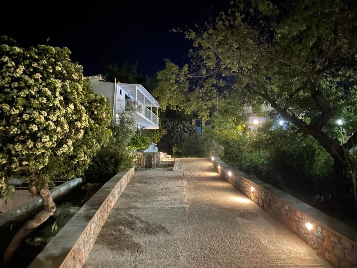 Golden Evelyn Aparthotel Agia Paraskevi  Bagian luar foto