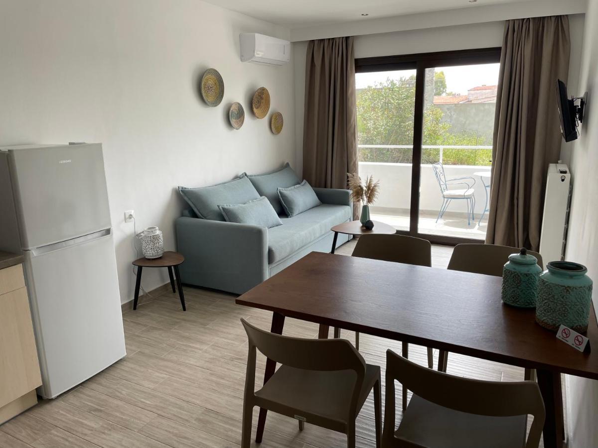 Golden Evelyn Aparthotel Agia Paraskevi  Bagian luar foto
