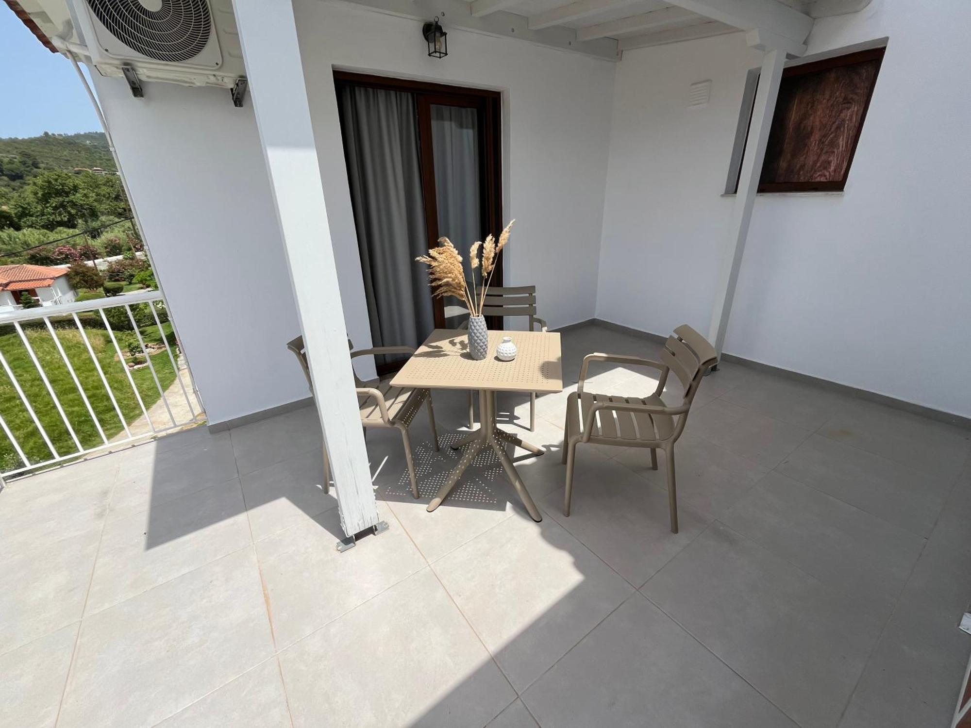 Golden Evelyn Aparthotel Agia Paraskevi  Bagian luar foto