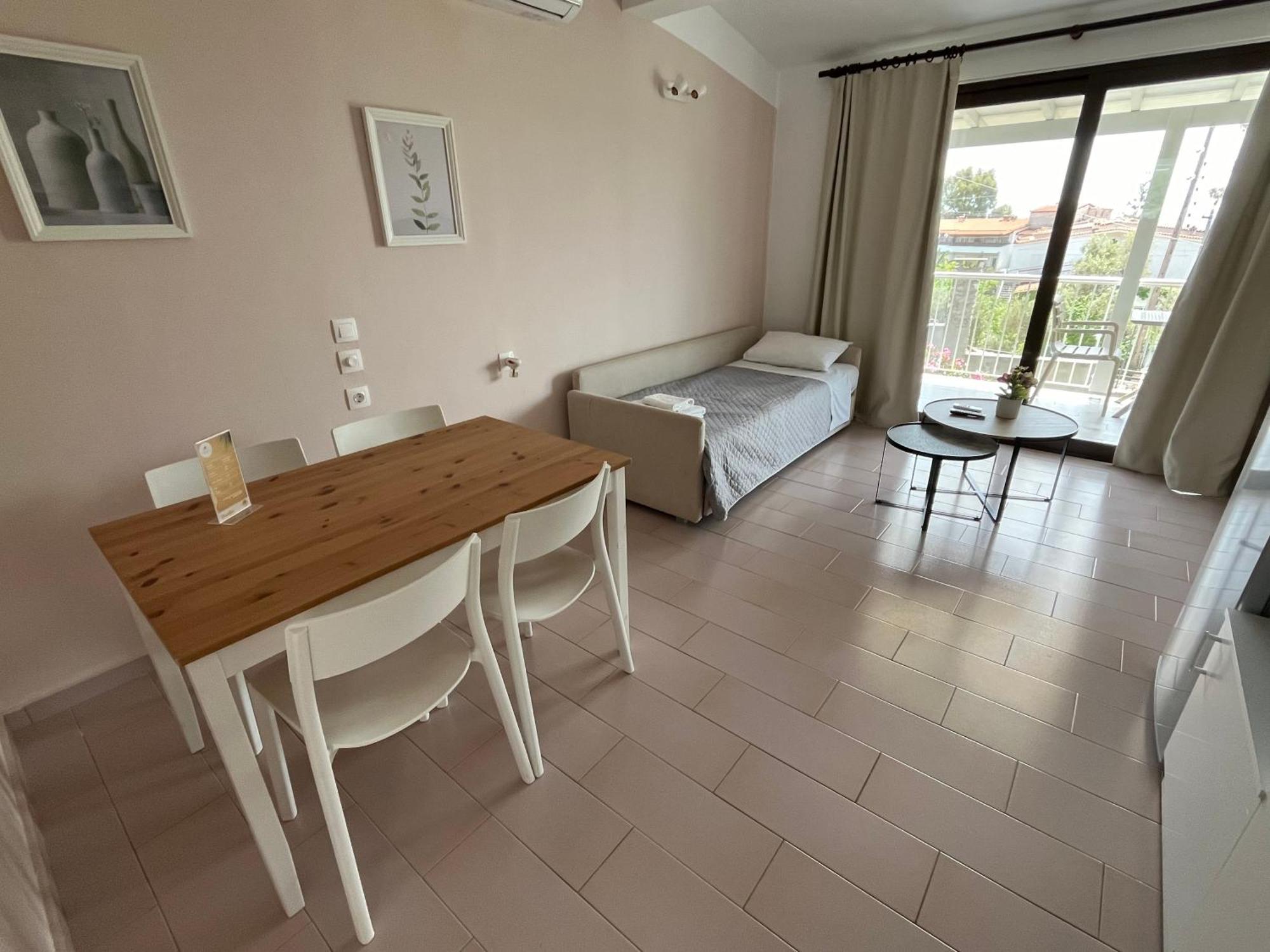 Golden Evelyn Aparthotel Agia Paraskevi  Bagian luar foto