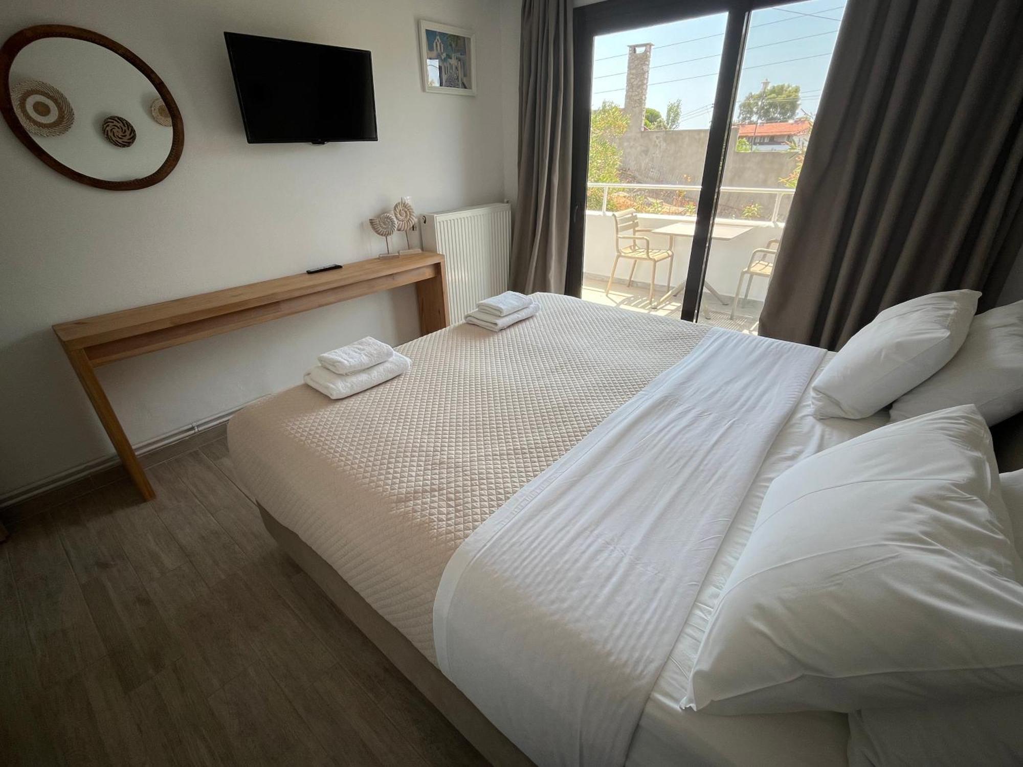 Golden Evelyn Aparthotel Agia Paraskevi  Bagian luar foto