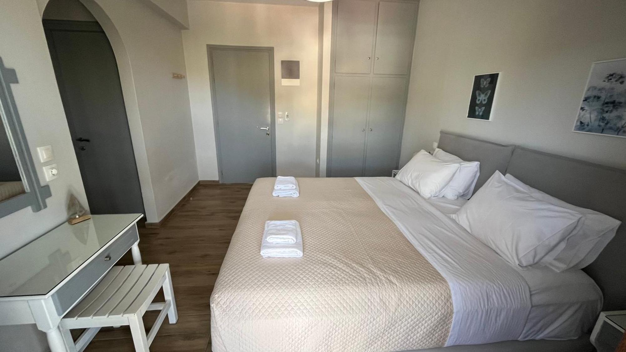 Golden Evelyn Aparthotel Agia Paraskevi  Bagian luar foto