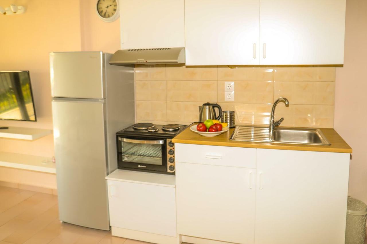 Golden Evelyn Aparthotel Agia Paraskevi  Bagian luar foto