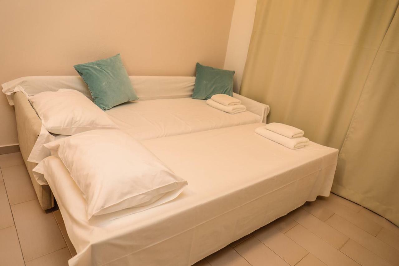 Golden Evelyn Aparthotel Agia Paraskevi  Bagian luar foto